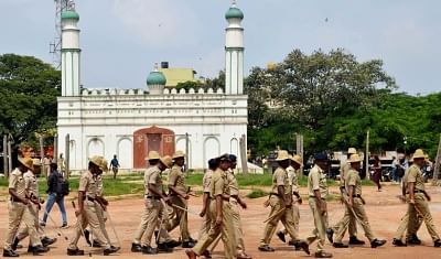 <div class="paragraphs"><p>Police personnel deployed at the disputed Idgah Maidan in Bengaluru to maintain law and order amid Ganesh Chaturthi celebrations.</p></div>