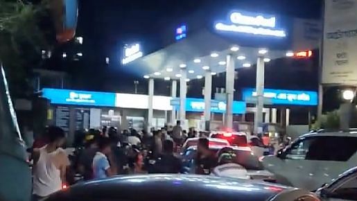 <div class="paragraphs"><p>Purported video shows people  queuing up for fuel in Bangladesh.</p></div>