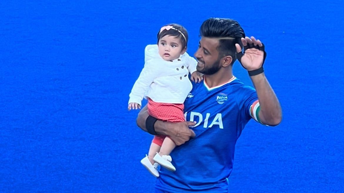 <div class="paragraphs"><p>CWG 2022: Manpreet Singh's Indian hockey team overcame South Africa 3-2 in the semi-final.</p></div>