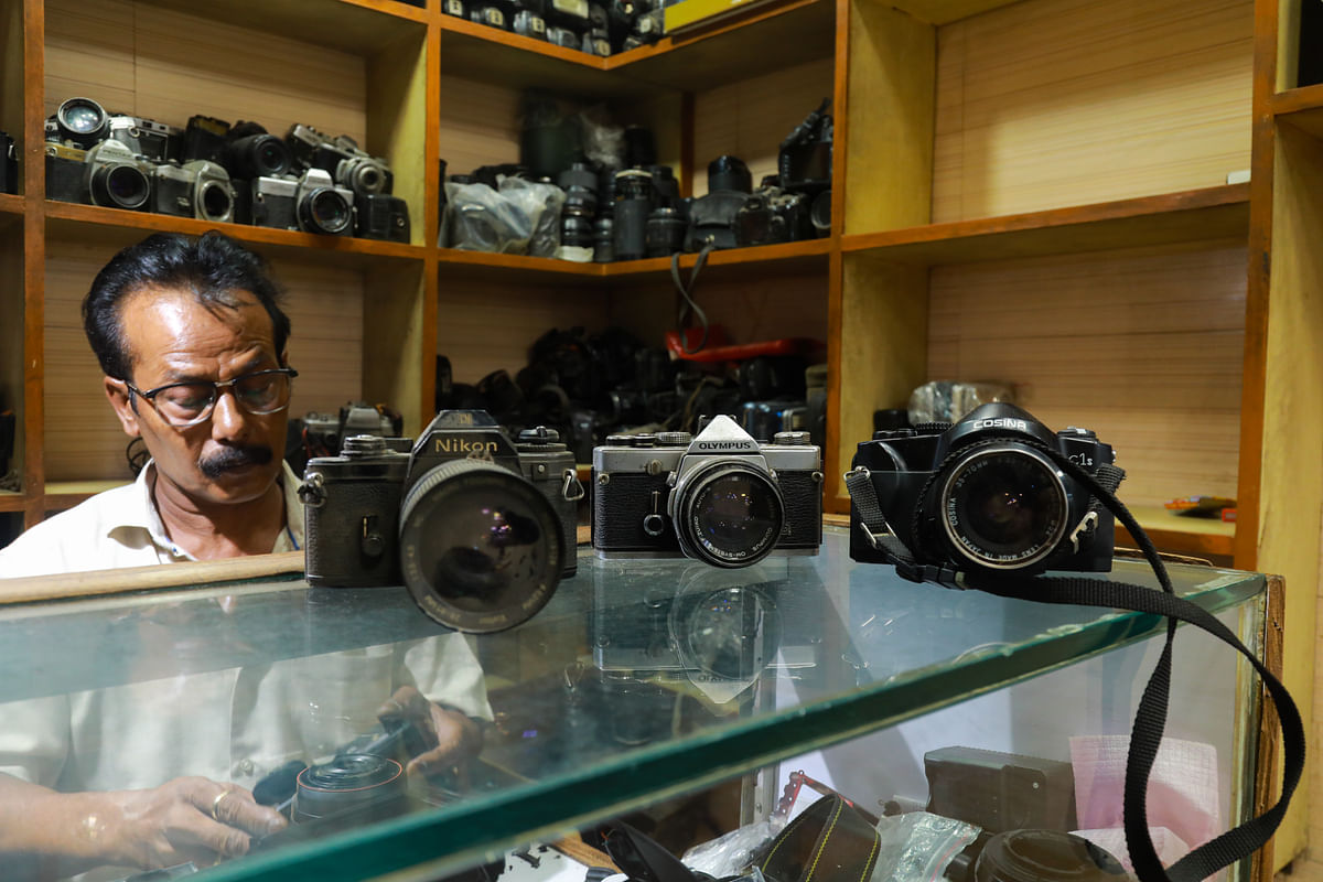 Established in the 1970s, Kucha Chaudhary Market aka the camera market of Delhi, is a paradise for photographers. 