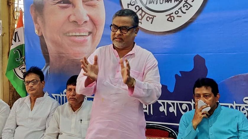<div class="paragraphs"><p>In a tweet on Wednesday morning, the <a href="https://www.thequint.com/topic/all-india-trinamool-congress">All India Trinamool Congress</a> notified the removal of Subal Bhowmik from the post of the party president in <a href="https://www.thequint.com/topic/tripura">Tripura</a>.</p><p><br></p></div>