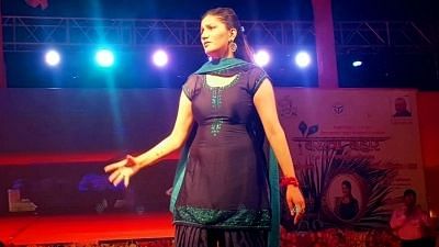 <div class="paragraphs"><p>Lucknow court issues an arrest warrant against Sapna Chaudhary for not performing at a 2018 event.</p></div>