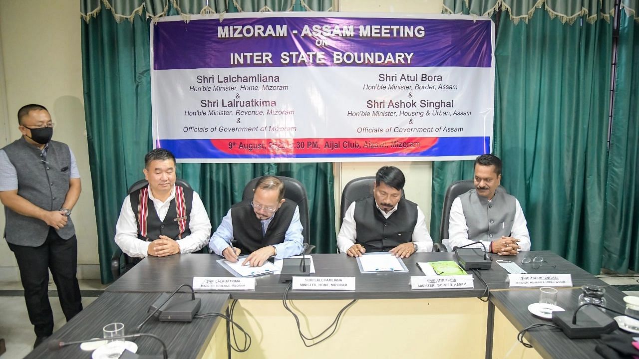 <div class="paragraphs"><p>Assam-Mizoram Border Dispute: Assam and Mizoram miniters met for 'Border talks' at Aizawl on Tuesday, 9 August.</p></div>