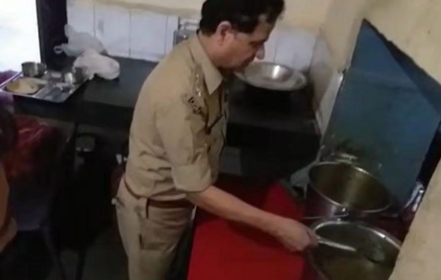 <div class="paragraphs"><p>Mainpuri Superintendent of Police (SP) Kamlesh Dixit was seen scolding the staff over the quality of food being served there.</p></div>