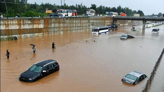 <div class="paragraphs"><p>Bengaluru-Mysuru Highway flooded due to incessant rainfall and poor infrastructure near Ramanagara.</p></div>