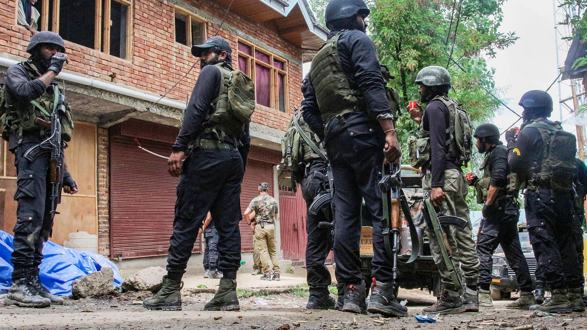 <div class="paragraphs"><p>Three terrorists of the Lashkar-e-Taiba (LeT), including the killer of government employee Rahul Bhat and singer Amreen Bhat, are trapped in an encounter that is underway at Jammu and Kashmir's Budgam on Wednesday, 10 August.</p></div>