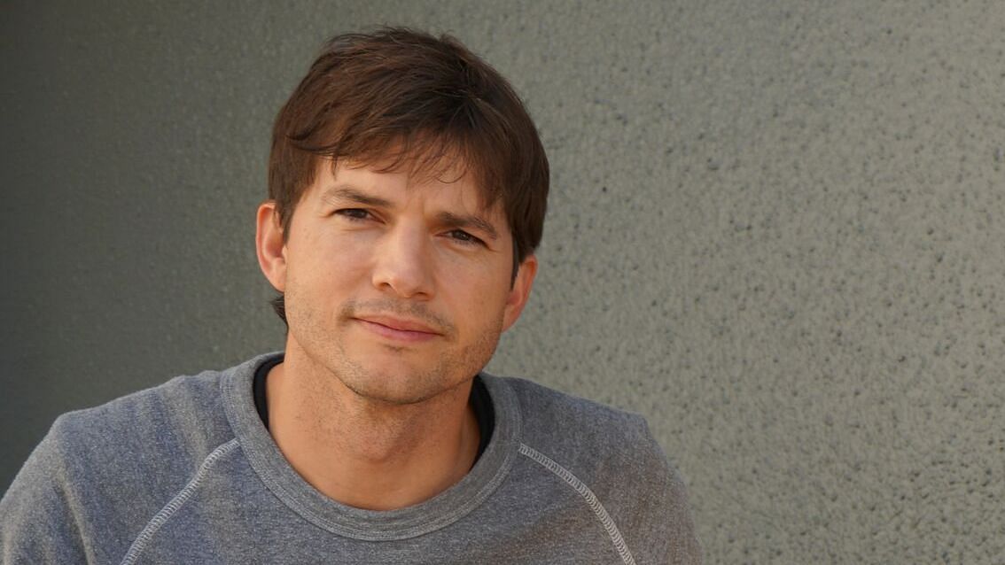 <div class="paragraphs"><p>Ashton Kutcher said that he has fully recovered from vasculitis.</p></div>