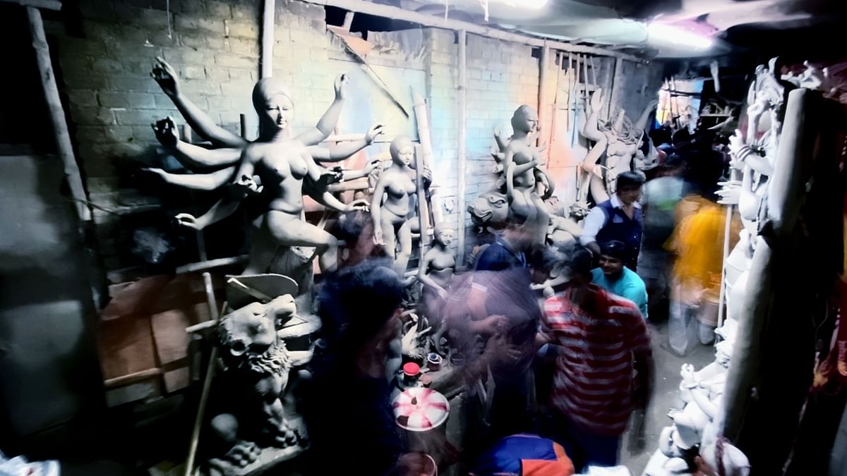 Potters to Idol Makers, East Bengal to West Bengal: A Brief History of Kumortuli