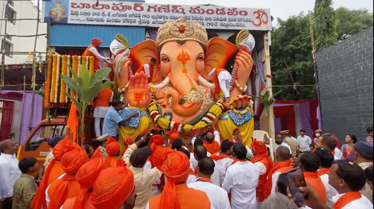 Pictures of Hindutva ideologue Vinayak Damodar Savarkar, Nathuram Godse, and Harsha Jingade were paraded.