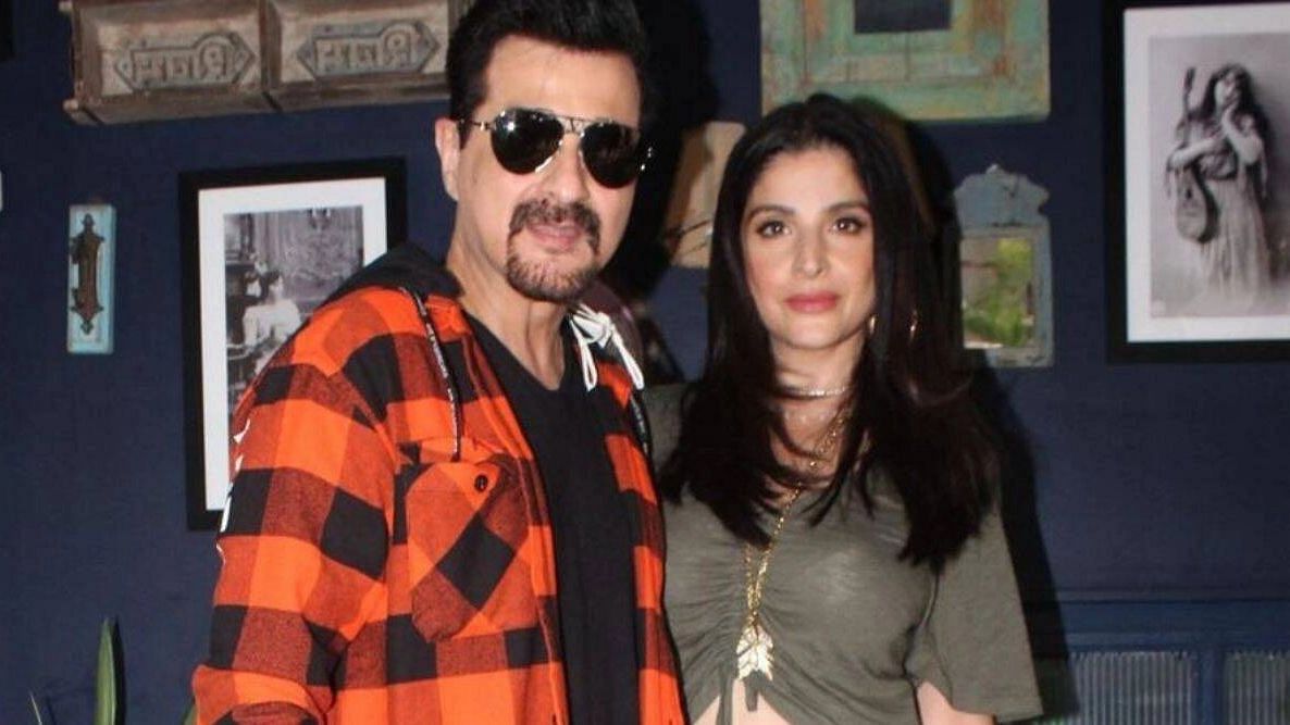 <div class="paragraphs"><p>Maheep Kapoor reveals Sanjay Kapoor cheated on her.</p></div>