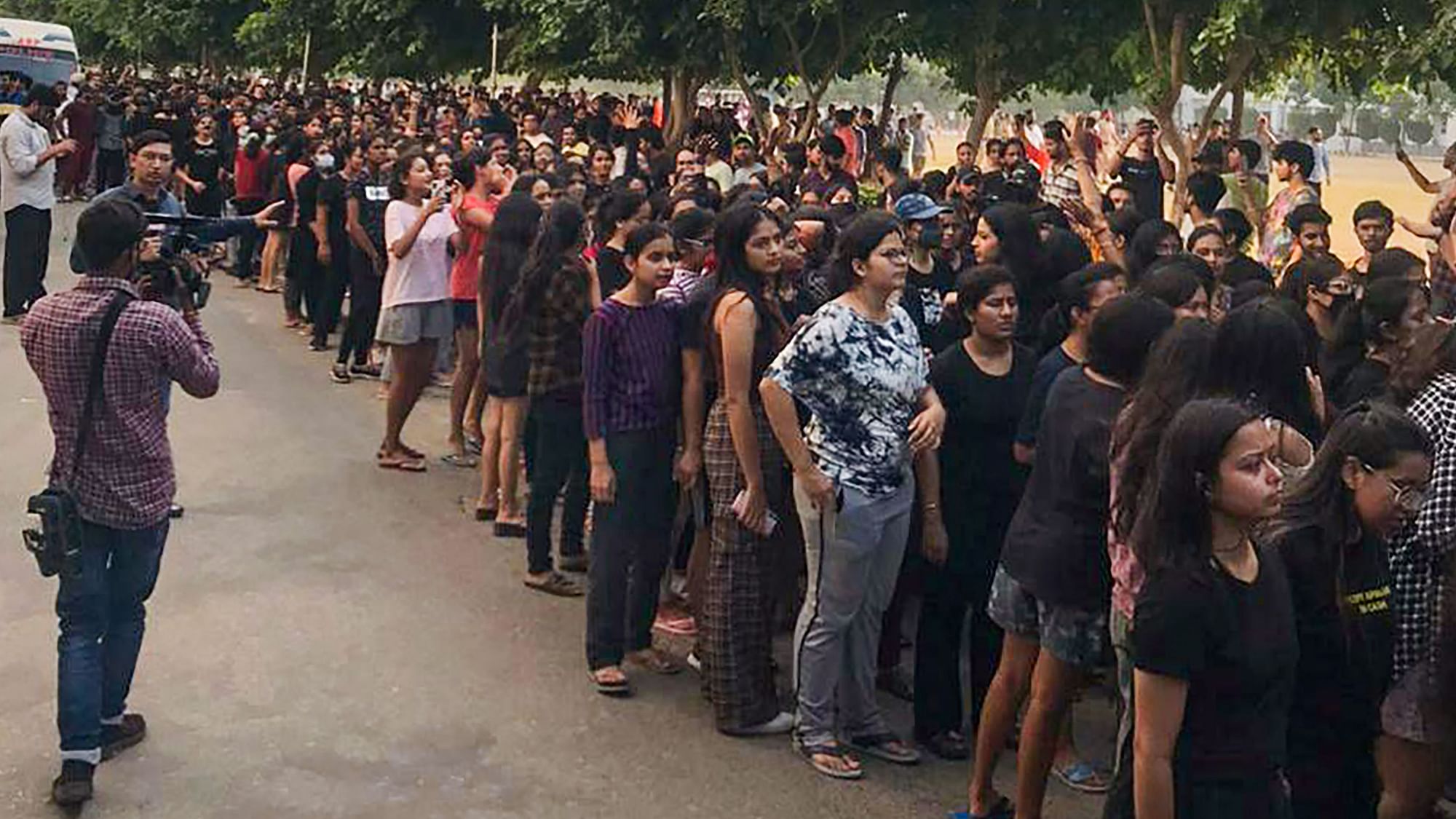 <div class="paragraphs"><p>Students staging a protest at Chandigarh University on Sunday, 18 September.&nbsp;</p></div>
