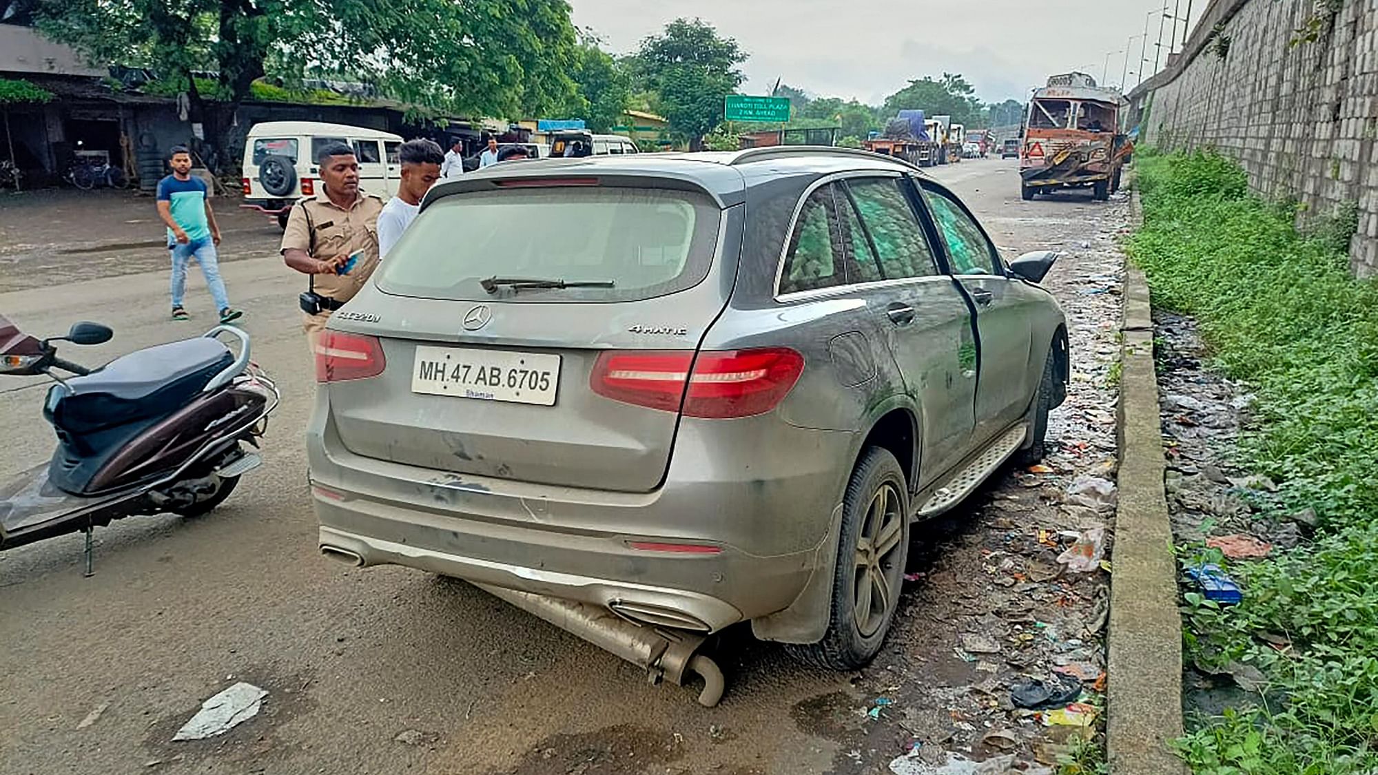 <div class="paragraphs"><p> Wreckage of the Mercedes car in which businessman and former Tata Sons Chairman, Cyrus Mistry, was travelling when it met with an accident in Palghar, Sunday, 4 September.</p></div>