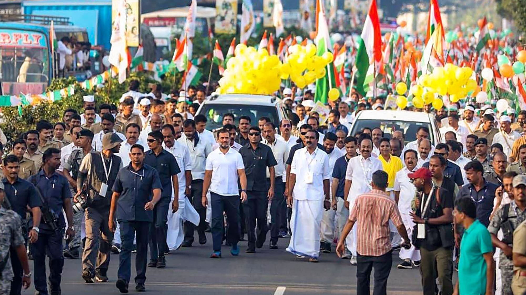 <div class="paragraphs"><p>The Kerala High Court on Thursday, 22 September, strongly criticised the Congress-led Bharat Jodo Yatra for the boards, flags, and banners erected along the sides of the roads and on the highways.</p></div>