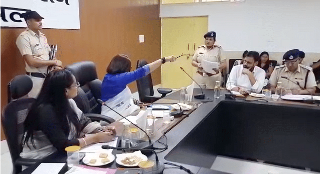 <div class="paragraphs"><p>Haryana women's commission chairperson Renu Bhatia asked the  SHO to escort the police officer outside the room.&nbsp;</p></div>