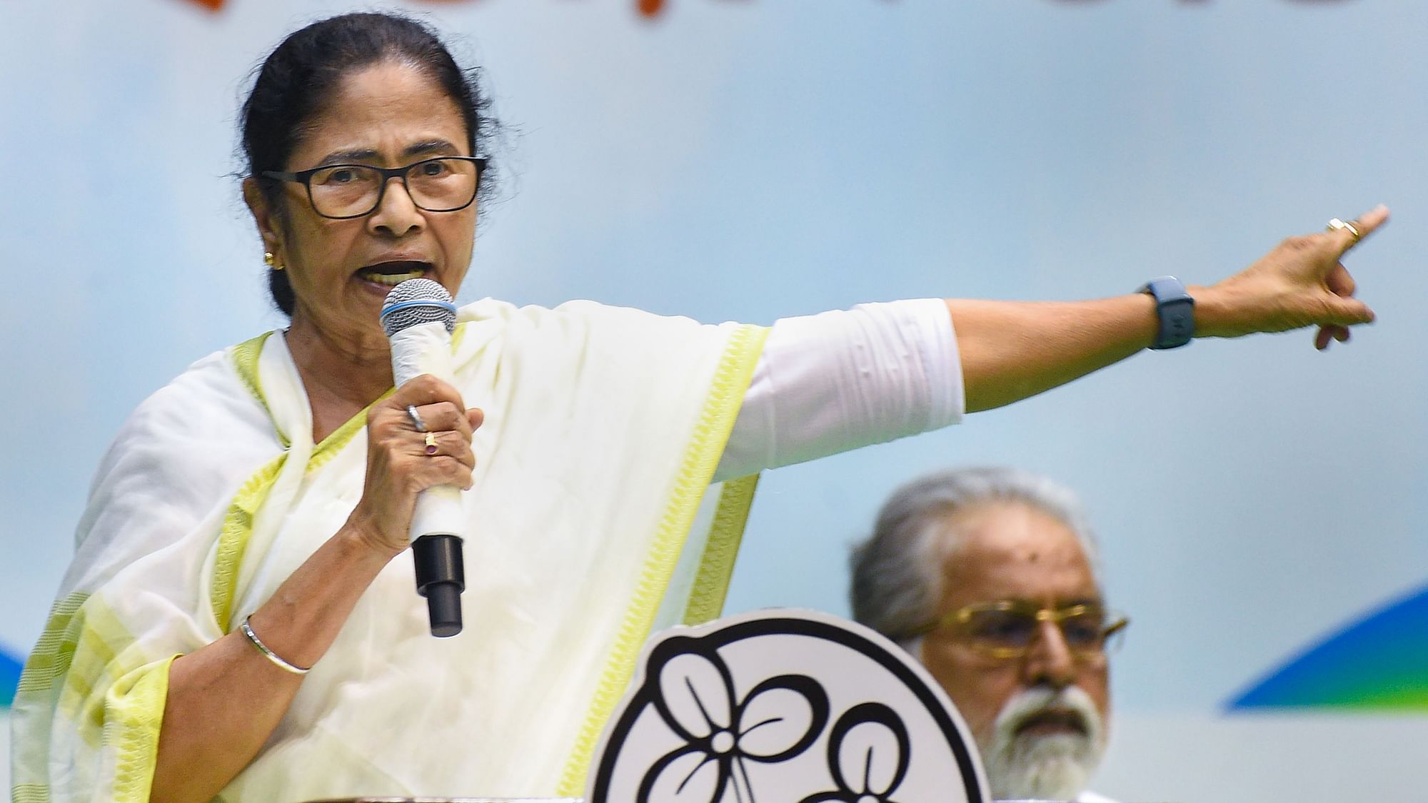 <div class="paragraphs"><p>West Bengal Chief Minister and TMC supremo Mamata Banerjee addresses the party's organisational meeting, at Netaji Indoor Stadium in Kolkata, Thursday, 8 September.</p></div>