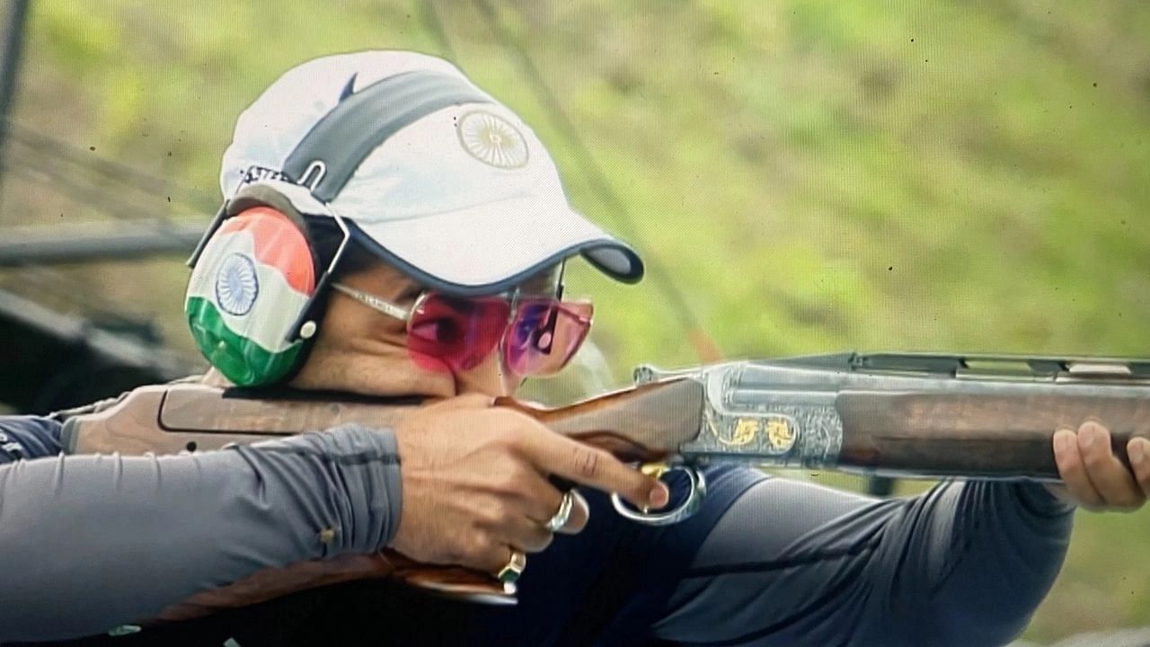 <div class="paragraphs"><p>Indian shooter Bhowneesh Mendiratta in action.&nbsp;</p></div>