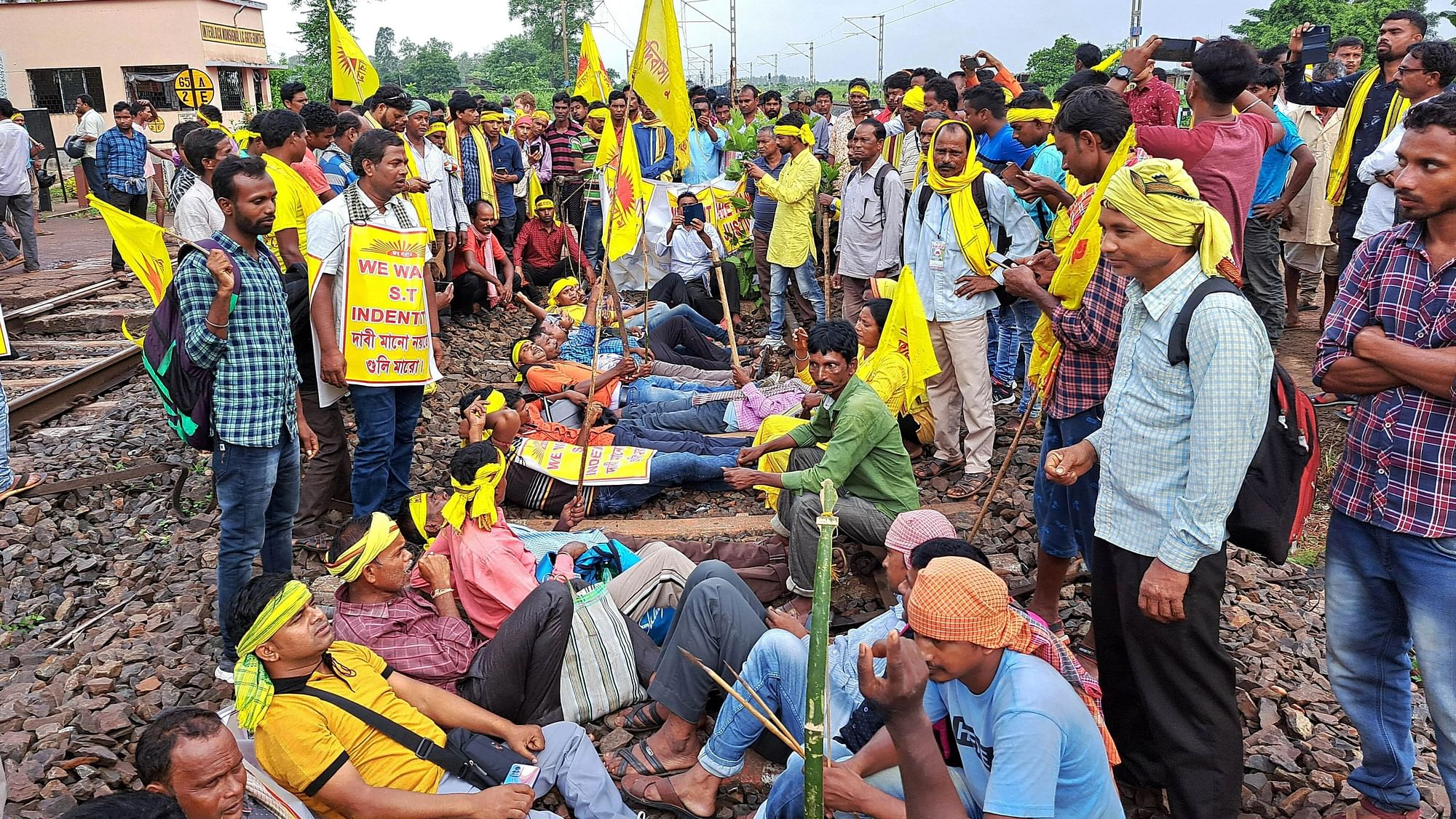 <div class="paragraphs"><p>Agitators from the Kurmi community block railway tracks to press for their demand for Scheduled Tribe (ST) status, in WB West Medinipur district on Wednesday, 21 September.&nbsp; </p></div>