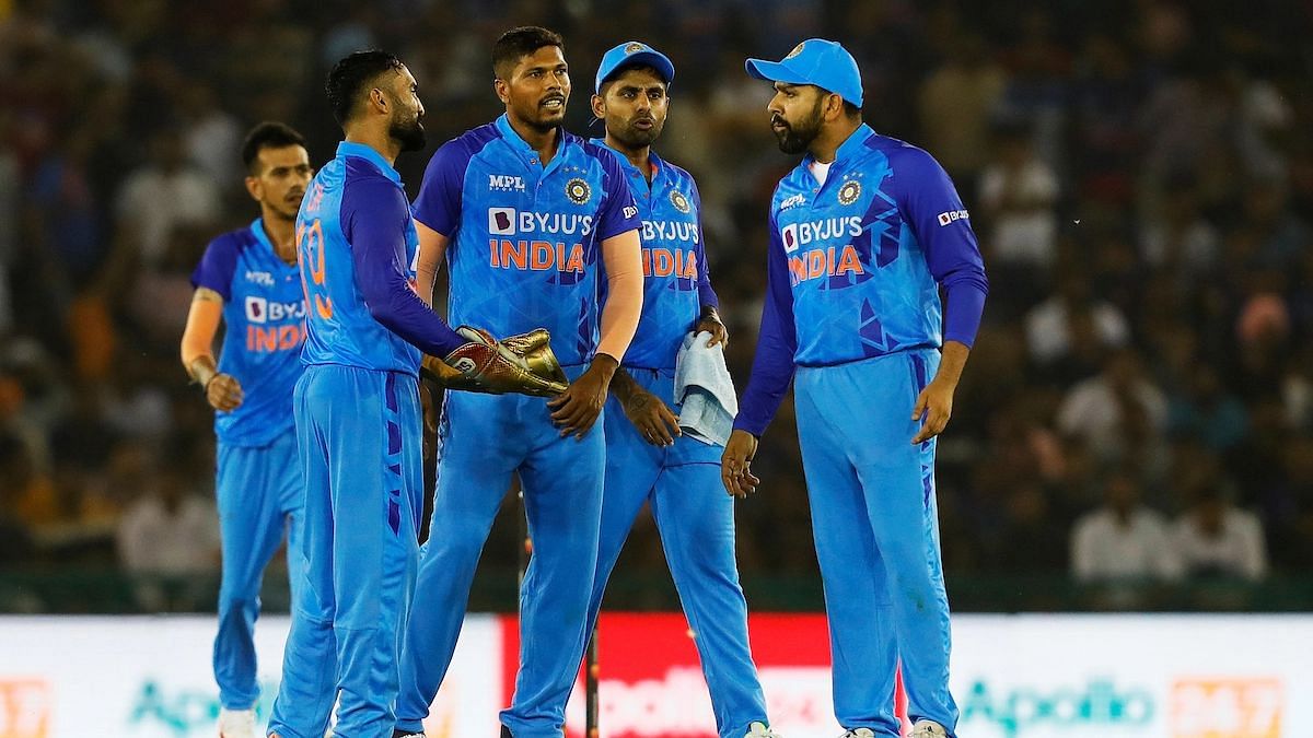 <div class="paragraphs"><p>Skipper Rohit Sharma feels that Team India's poor bowling cost them the game against Australia in the first T20I at Mohali,&nbsp;</p></div>