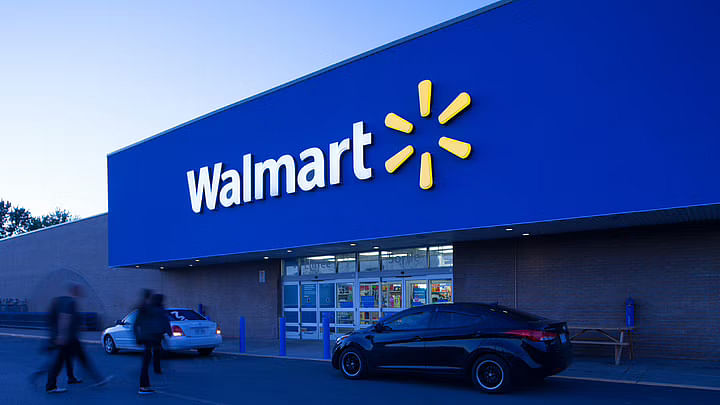 <div class="paragraphs"><p>The pilot of an airplane has threatened to intentionally crash the aircraft into a Walmart store in Tupelo, Mississippi, United States, the police said on Saturday, 3 September.</p></div>