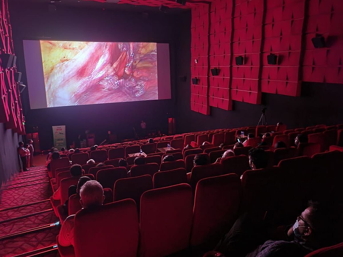 The team screened livestreams of 14 surgeries on the big screen in 3D for an audience of nearly a hundred doctors.