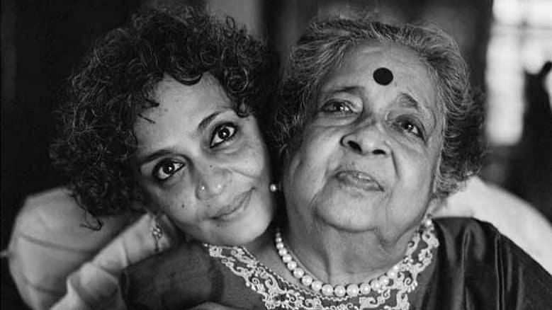 <div class="paragraphs"><p>Mary Roy with her daughter Arundhati Roy.</p></div>