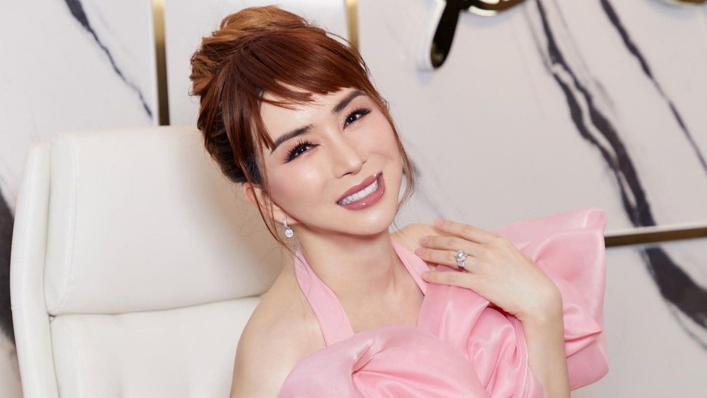 <div class="paragraphs"><p>A Thai media magnate, who is a <a href="https://www.thequint.com/topic/transgender">transgender</a> woman, has made history by buying the Miss Universe Organization for $20 million. This is the first time that the beauty pageant organiser will be <a href="https://www.thequint.com/news/hot-news/trump-personally-invited-putin-to-2013-miss-universe-pageant">owned by a woman</a>.</p></div>
