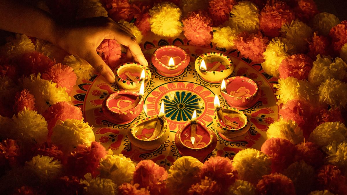 Diwali 2022: Know How Many Diyas To Light on This Festival ...