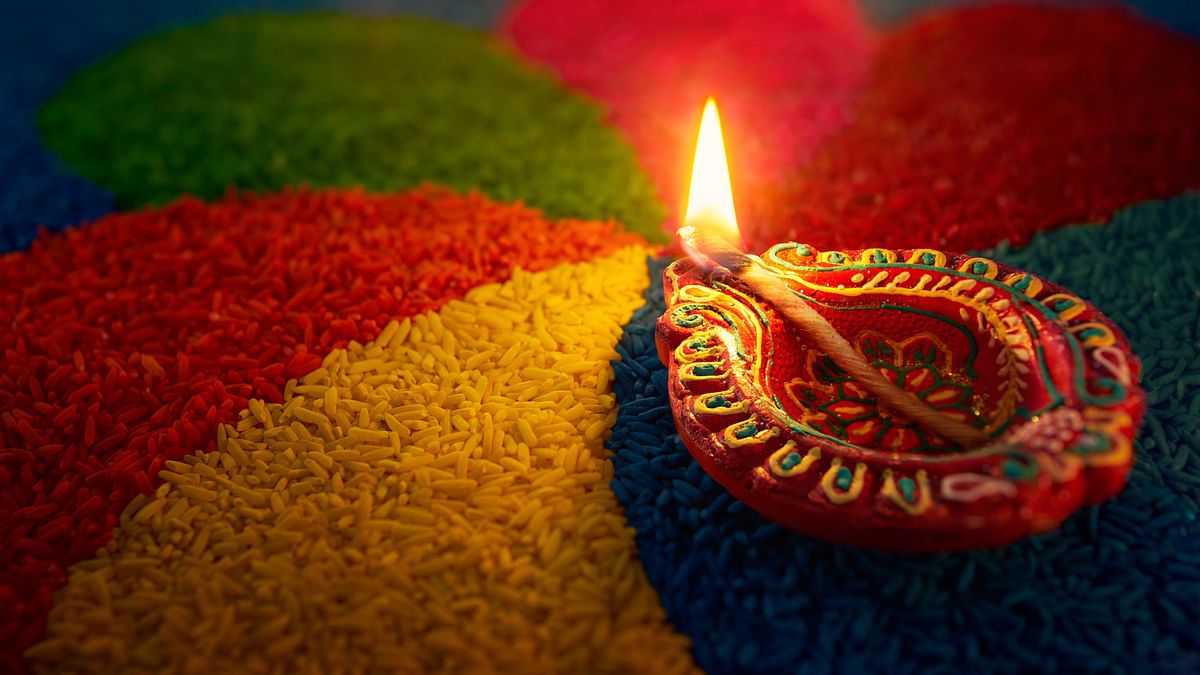 Happy Chhoti Diwali 2022: Take a look at some Chhoti Diwali wishes and greetings you can send to your family.