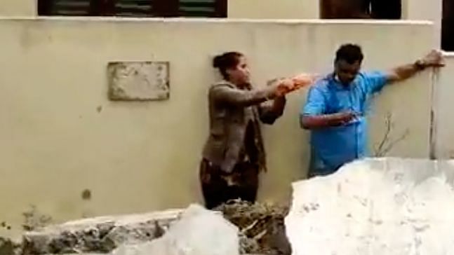 <div class="paragraphs"><p>A couple in Bengaluru's KR Puram was seen pouring petrol onto themselves on 12 October, threatening to kill themselves if the Bruhat Bengaluru Mahanagara Palike (BBMP) demolished their house amid the anti-encroachment drive.</p></div>