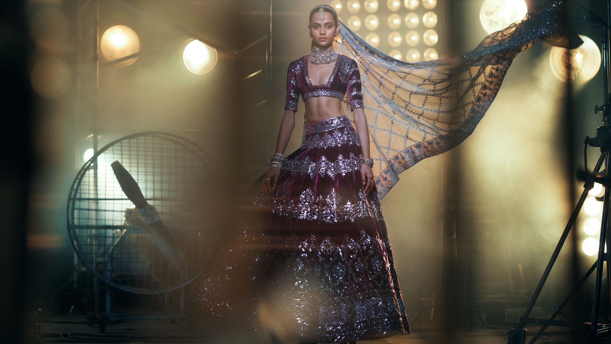 <div class="paragraphs"><p>Manish Malhotra’s Couture Combines His Cinema With His Latest Bridal Collection</p></div>