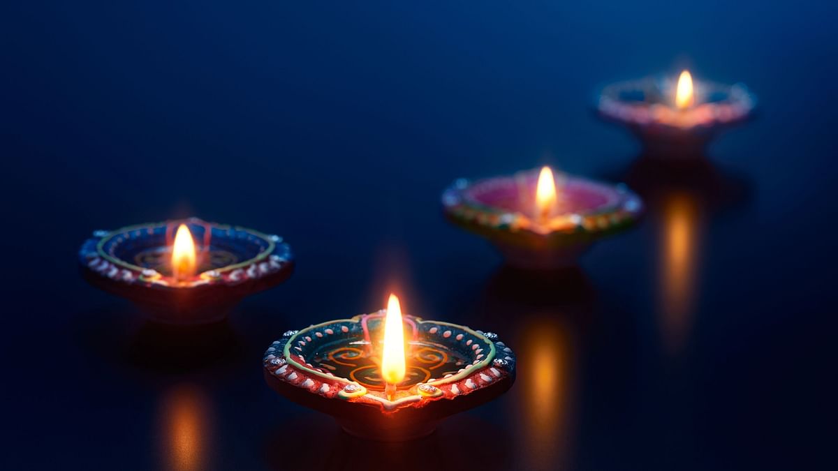Happy Chhoti Diwali 2022: Take a look at some Chhoti Diwali wishes and greetings you can send to your family.