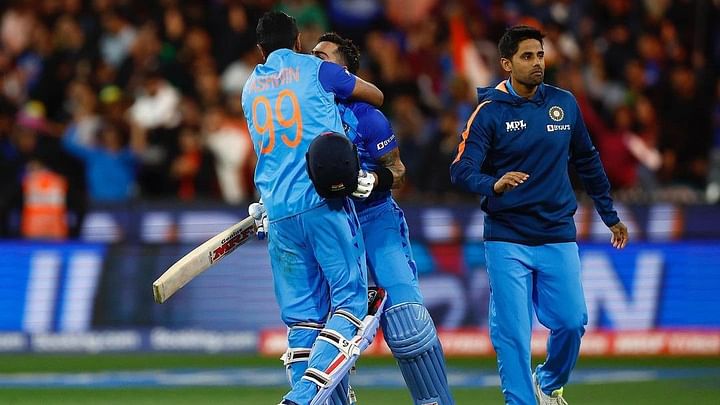 ICC Men's T20 World Cup 2022: Virat Kohli Praises R Ashwin for Clever  Batting Against Pak, Says 'Dimag Lagaya'
