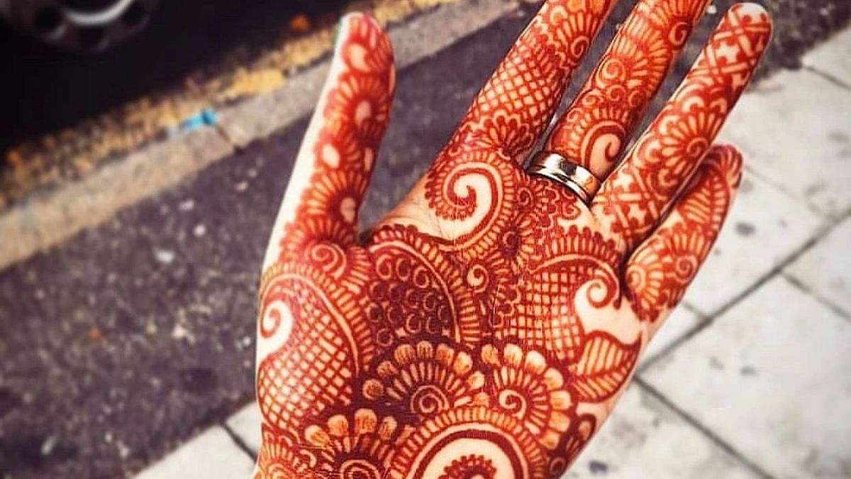 Karwa Chauth Mehndi Designs Images 2022: Simple And Beautiful Karwa Chauth  Mehndi Ideas For Full Hand, Back And Front Hand And Legs To Try