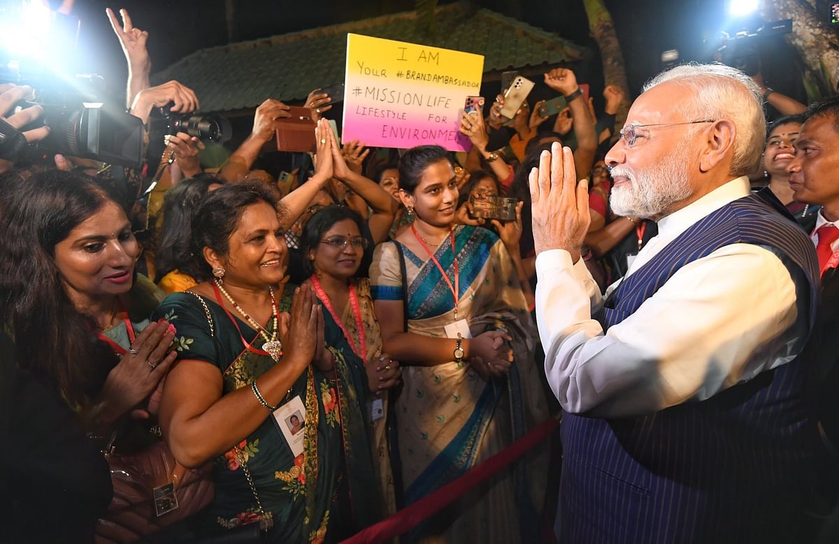 <div class="paragraphs"><p>PM Narendra Modi interacts with members of the Indian community in Bali.</p></div>