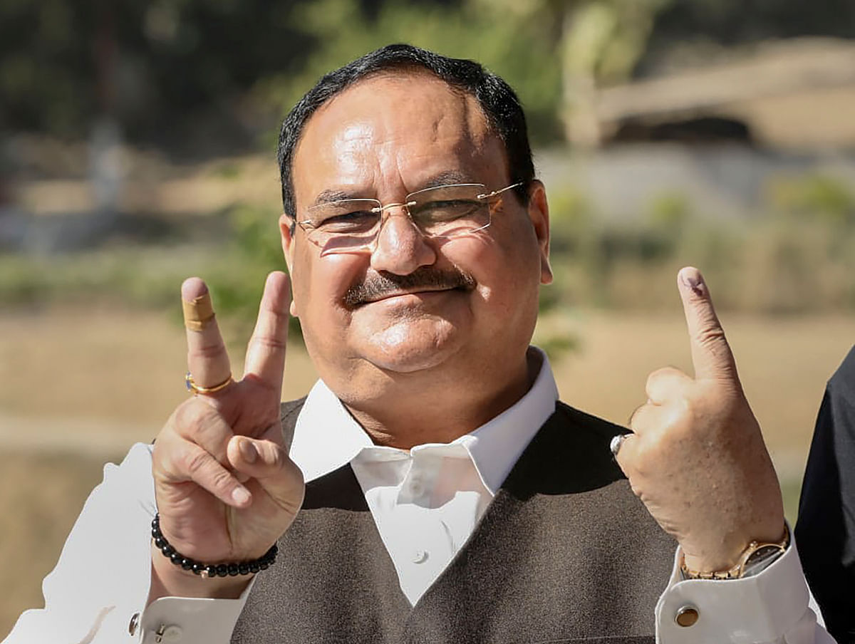 <div class="paragraphs"><p>BJP National President JP Nadda shows his finger marked with indelible ink after casting his vote for Himachal Pradesh Assembly elections, in Bilaspur district.</p></div>
