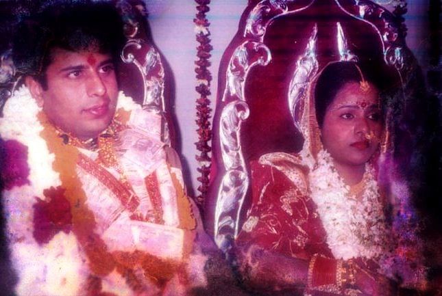 <div class="paragraphs"><p>Rajesh and Anupama's wedding photo</p></div>