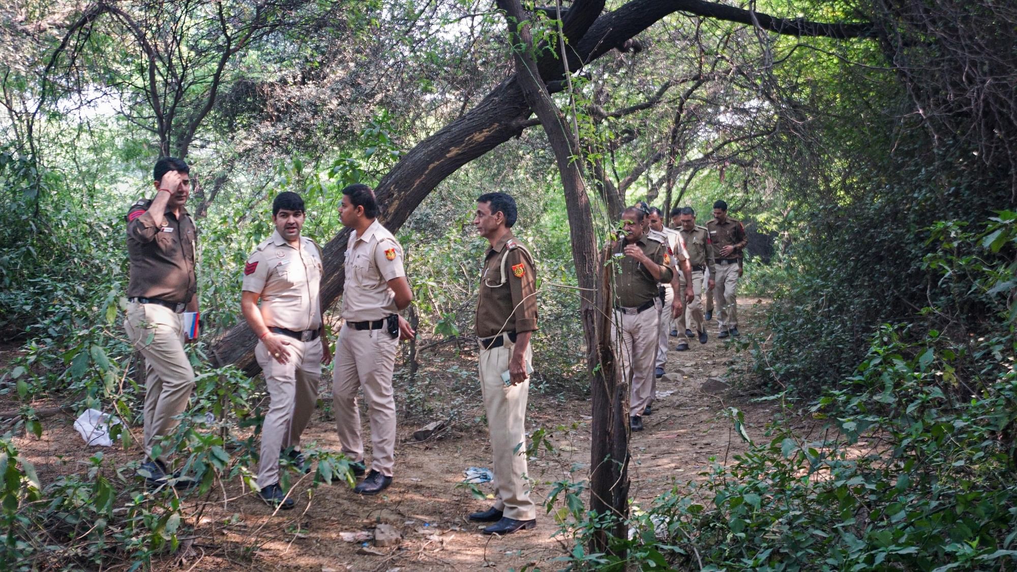 <div class="paragraphs"><p>Police personnel at the Mehrauli forest area, investigating the murder of Shraddha Walkar in New Delhi, on Tuesday, 15 November 2022.</p></div>