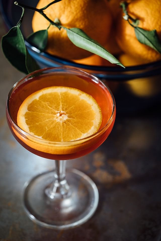 Delicious low-calorie cocktails that you should try out this festive season.