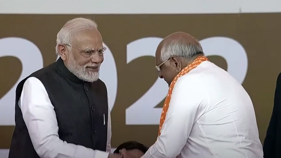 <div class="paragraphs"><p>Watch: Bhupendra Patel Takes Oath As Gujarat CM in Presence of PM Modi, Amit Shah</p></div>