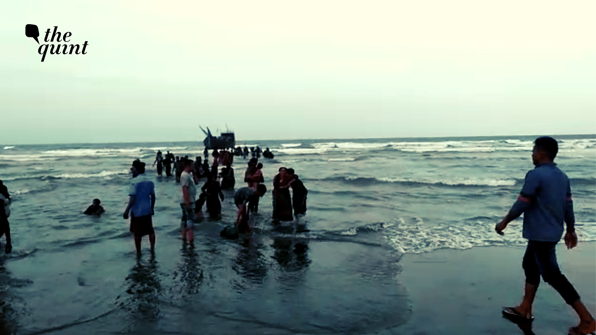 <div class="paragraphs"><p>Still from a clip of 160 Rohingya refugees being rescued by Indonesian civilians on 26 December.</p></div>