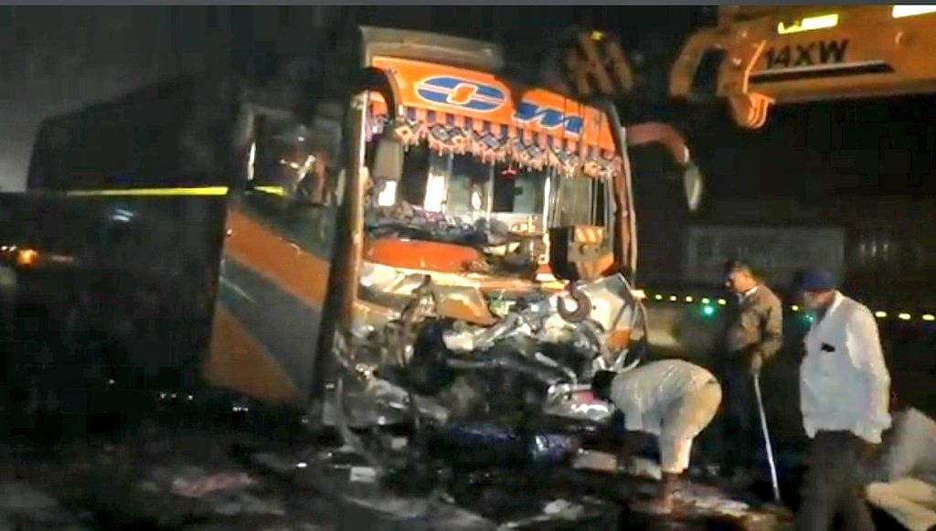 In Photos: 9 Dead After SUV Rams into Luxury Bus in Gujarat's Navsari