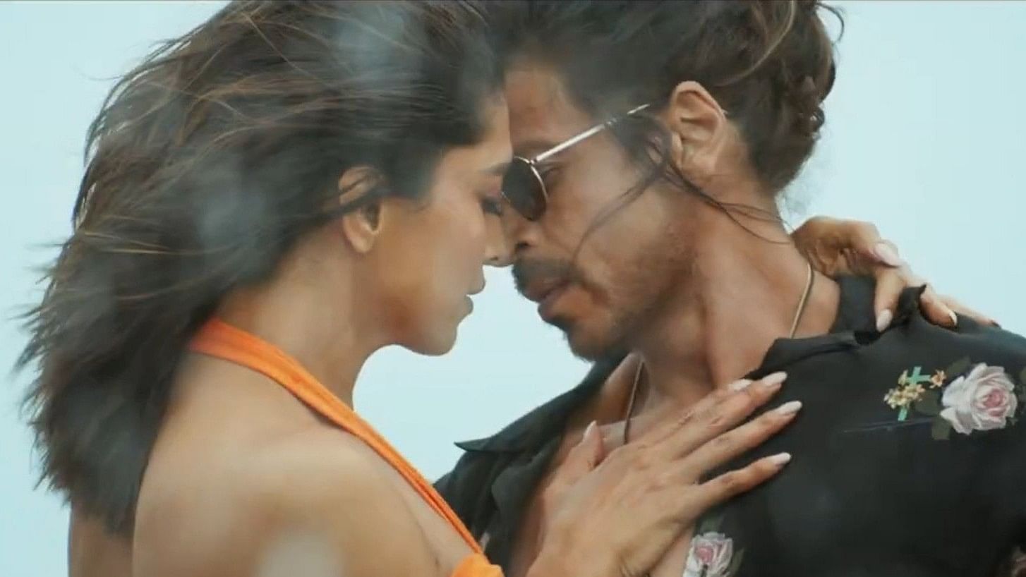 <div class="paragraphs"><p>Deepika Padukone and Shah Rukh Khan in a still from 'Besharam Rang'.</p></div>