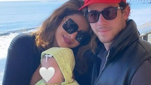 <div class="paragraphs"><p>Priyanka Chopra, Nick Jonas &amp; Daughter Malti Marie Spend a Fun Day at the Beach</p></div>