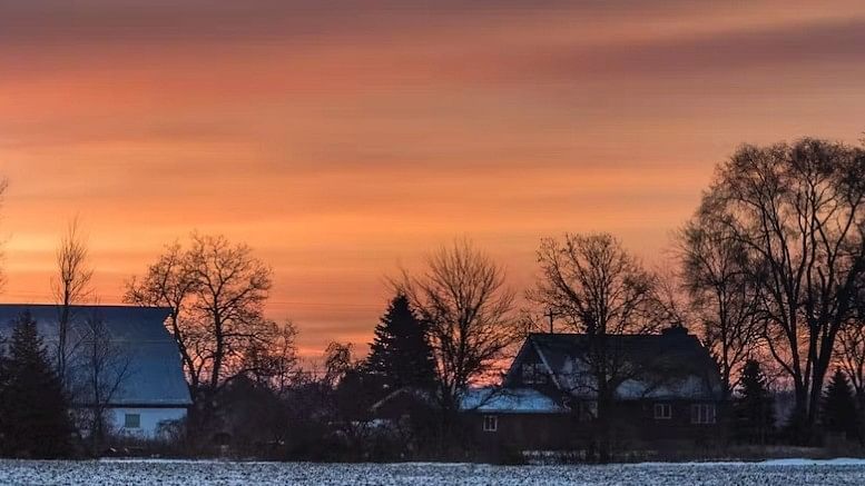 <div class="paragraphs"><p>The Sun rises in Midland, Michigan, shortly after 8a.m. on Jan. 13, 2017.</p></div>