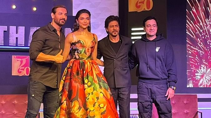 <div class="paragraphs"><p>Shah Rukh Khan thanks media for the smooth release of his film 'Pathaan.'</p></div>