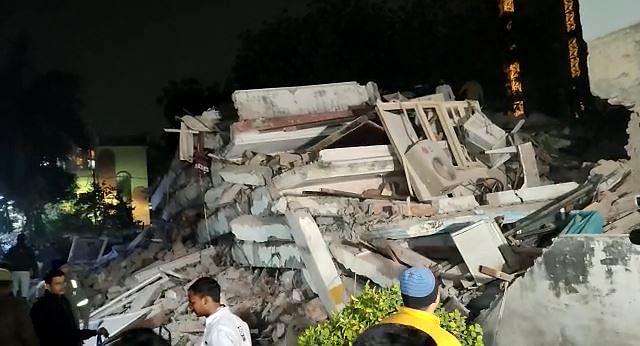 <div class="paragraphs"><p>At least three people have died and several are feared to be trapped after a residential building collapsed in Lucknow's Hazratganj area.</p></div>