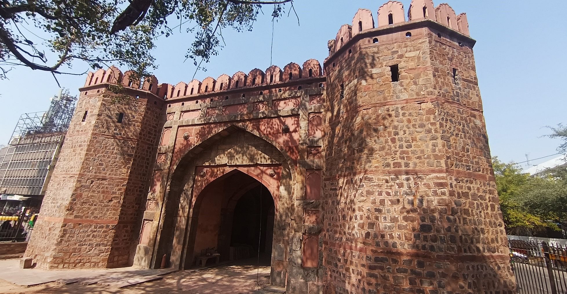 <div class="paragraphs"><p>The Delhi Gate is similar to the design and architecture of the Kashmiri Gate.</p></div>