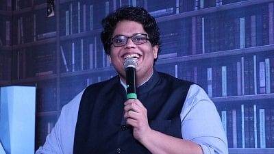 <div class="paragraphs"><p>Comedian Tanmay Bhat dropped from a bank's ad campaign over old tweet row.</p></div>