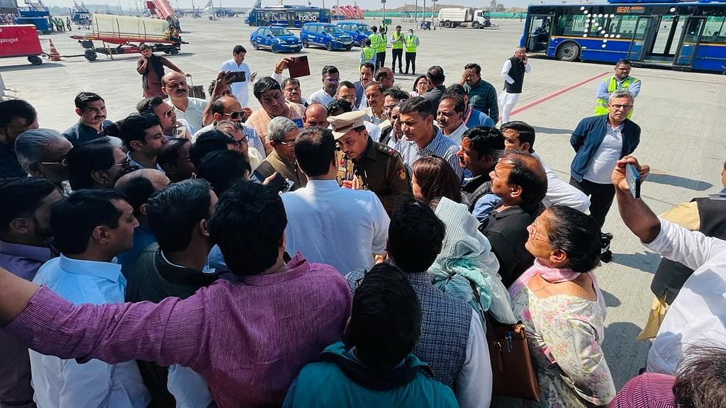 <div class="paragraphs"><p>Delhi Police arrived at the IGI airport and stopped Congress leader Pawan Khera from boarding a flight to Raipur on Thursday, 23 February, according to the party.</p></div>