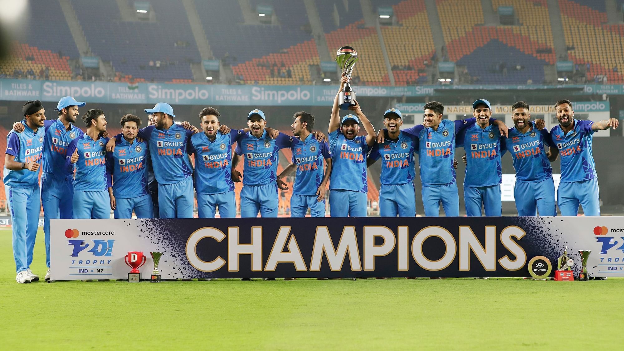 <div class="paragraphs"><p>India beat New Zealand by 168 runs in the series-decider and won the series 2-1.</p></div>